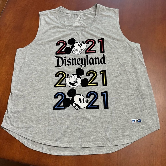 Bundle 2 items for $15! Disney Mickey Sleeveless Tee 1X - Picture 1 of 5